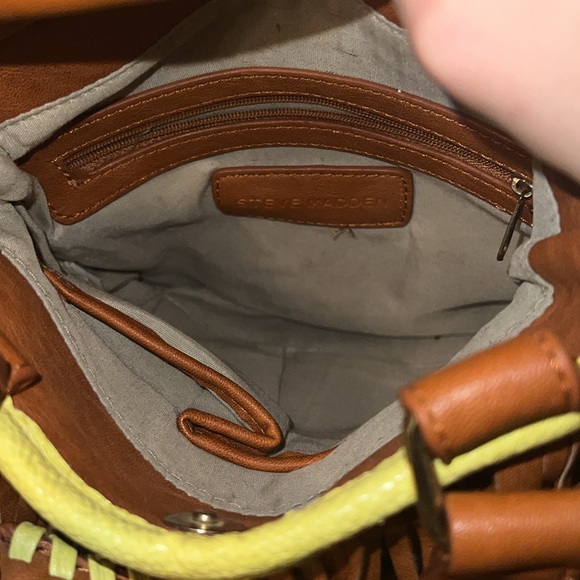 Steve Madden: Fringe tan crossbody - Picture 4 of 6